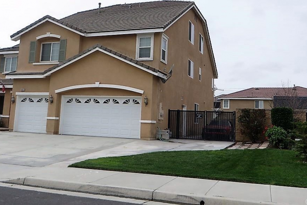 HOME FOR SALE IN CORONA CA 92880 BY REAL ESTATE BROKER TERRY SANCHEZ $640,000 WITH 5 BEDROOMS 3 BATHROOMS